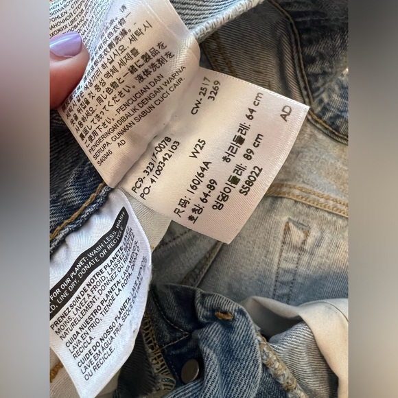 Levi’s 501 cutoff Jean shorts size 25 - Picture 2 of 3